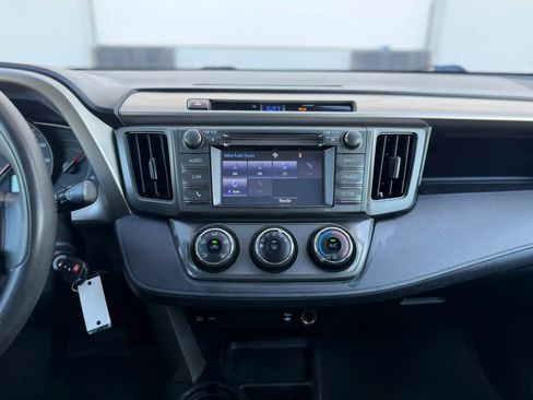 Used 2015 Toyota RAV4 LE AWD/4WD image 17