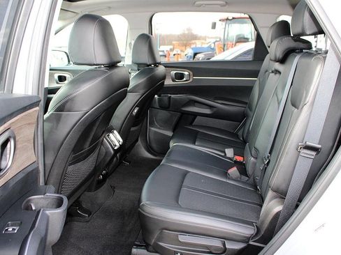 Used 2023 Kia Sorento S w/ Panoramic Sunroof Package image 21