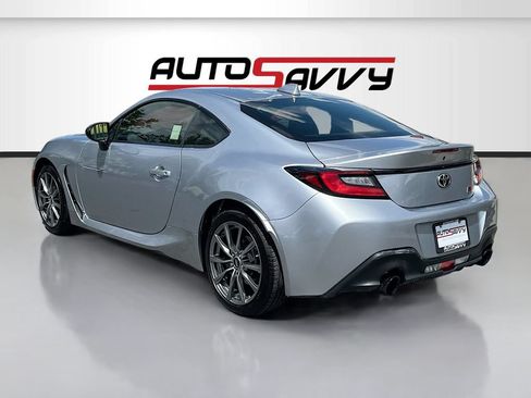 Used 2024 Toyota GR86 RWD image 5