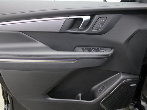 Used 2025 Buick Enclave Sport Touring image 12