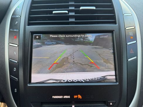 Used 2019 Lincoln MKC Premiere FWD image 26