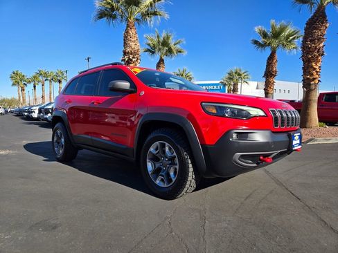 Used 2019 Jeep Cherokee Trailhawk image 1