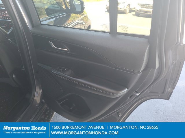 Used 2023 Jeep Grand Cherokee Altitude AWD/4WD image 30