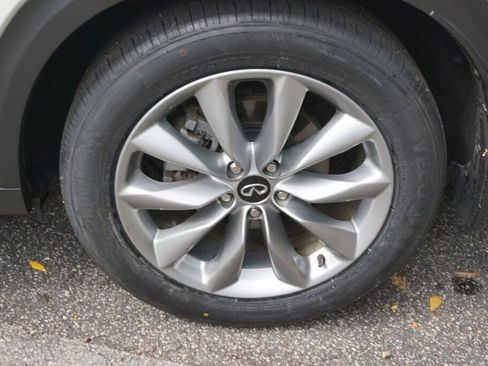 Used 2022 INFINITI QX50 Essential image 14