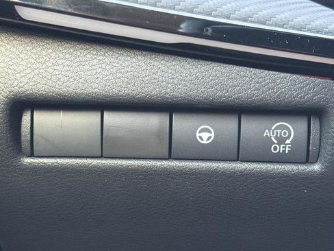 Certified 2025 Nissan Kicks SR FWD image 15