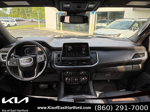 Used 2024 GMC Yukon AT4 w/ Technology Package AWD/4WD image 23