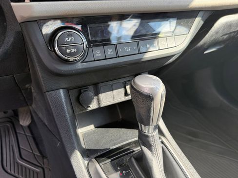 Used 2016 Toyota Corolla LE FWD image 20
