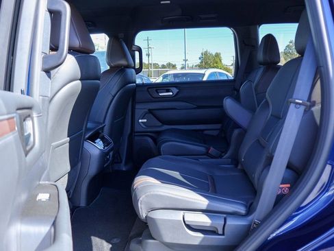 New 2026 Nissan Armada SL w/ Captain's Chari Seat Package image 8