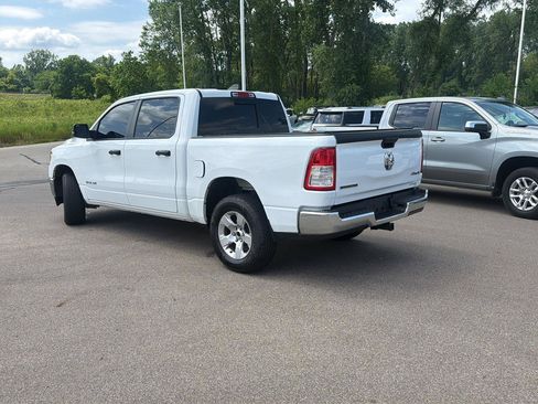 Used 2023 RAM 1500 Big Horn AWD/4WD image 3