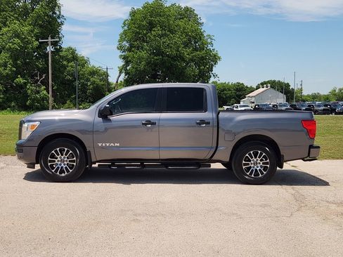 Used 2024 Nissan Titan SV w/ SV Convenience Package RWD image 4