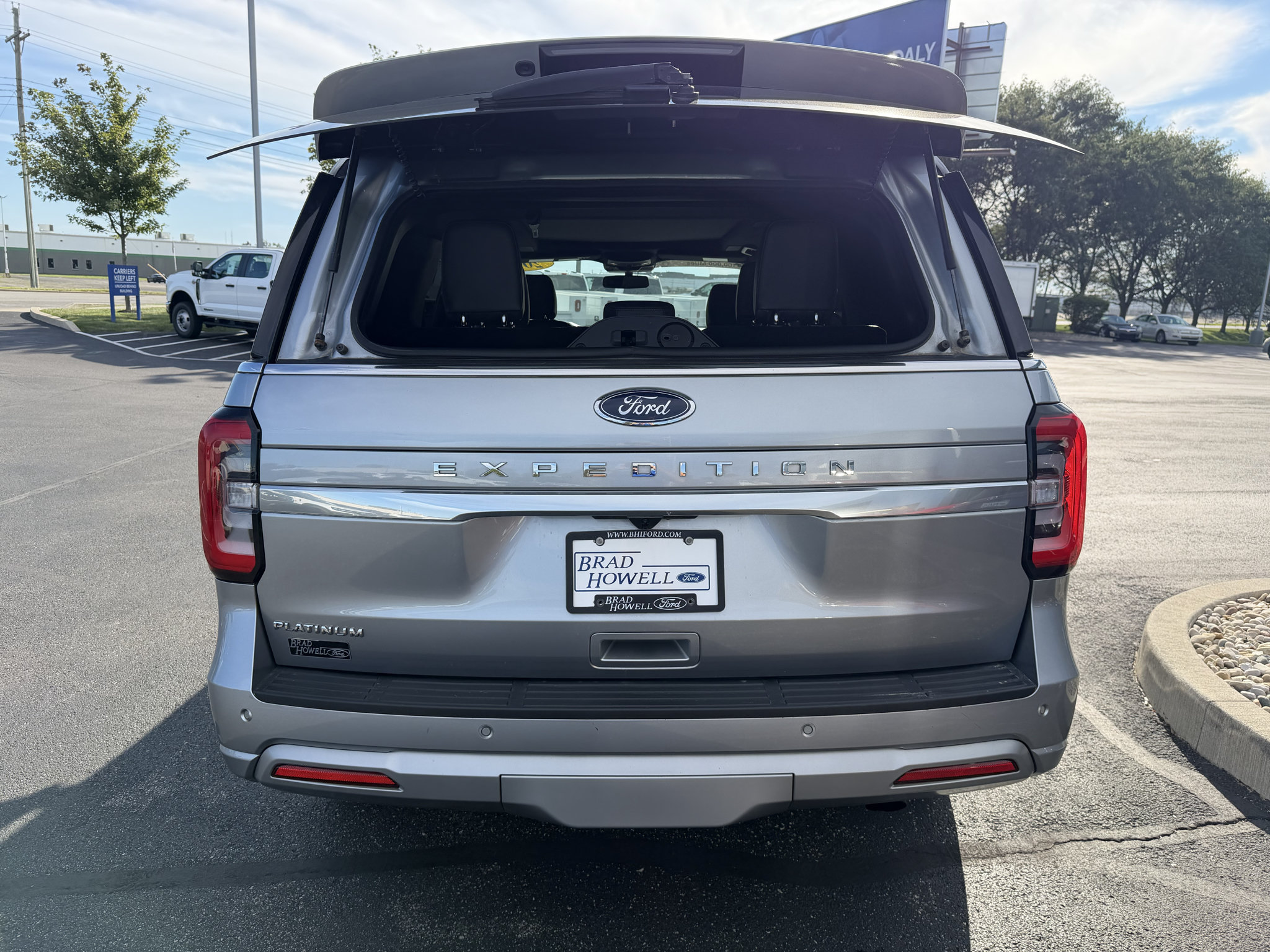 Used 2024 Ford Expedition Platinum AWD/4WD image 16