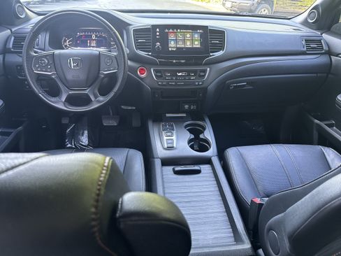 Used 2022 Honda Passport TrailSport image 17