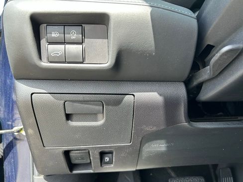 Used 2023 Toyota Highlander LE image 16