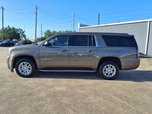 Used 2016 GMC Yukon XL SLE w/ Convenience Package RWD image 5