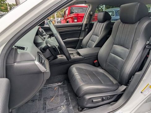 Used 2022 Honda Accord Touring image 11