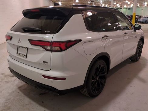 New 2025 Mitsubishi Outlander SEL image 4