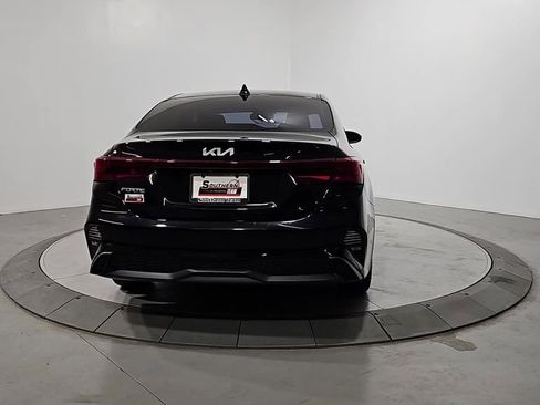 Used 2022 Kia Forte LXS image 4