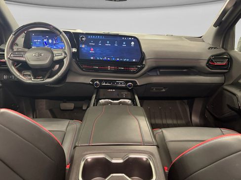 Used 2025 Chevrolet Silverado EV RST AWD/4WD image 14