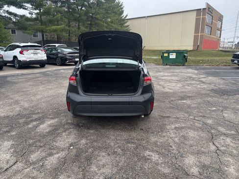 Used 2025 Toyota Corolla LE image 29