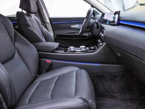 Certified 2026 Genesis GV70 2.5T AWD/4WD image 13