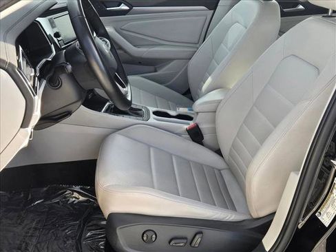 Used 2024 Volkswagen Jetta SE w/ Black Wheel Package image 16