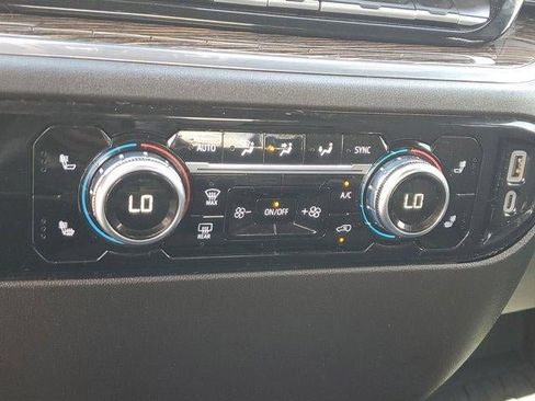 Used 2023 GMC Sierra 1500 SLE image 25