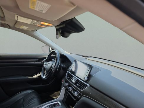Used 2020 Honda Accord Touring image 29
