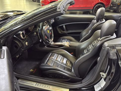 Used 2010 Ferrari California image 22
