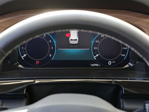 Used 2025 Volkswagen Atlas SE image 25