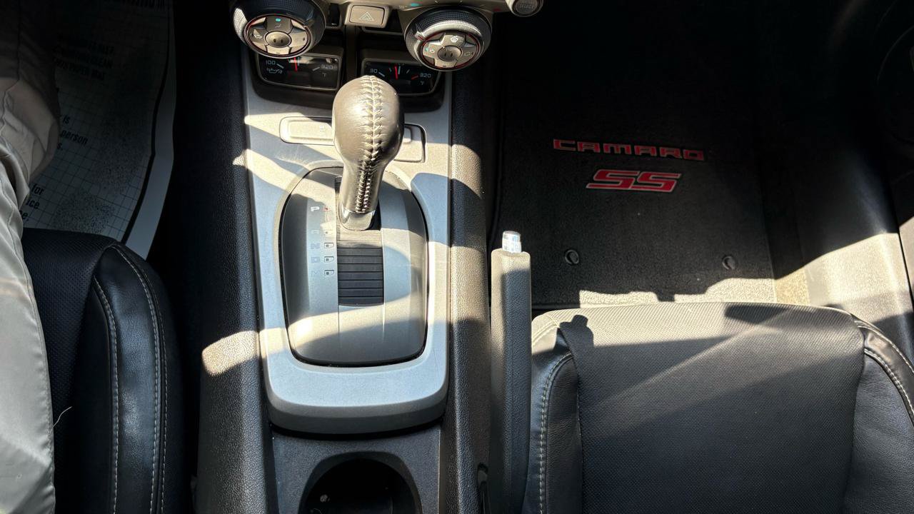 Used 2015 Chevrolet Camaro SS RWD image 26