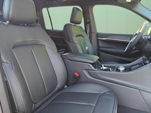 Used 2025 Jeep Grand Cherokee L Limited w/ Luxury Tech Group II RWD image 34