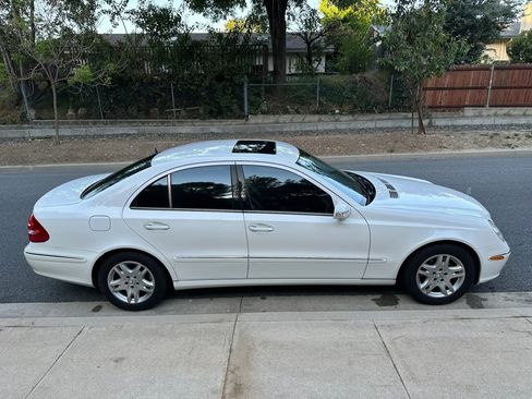 Used 2005 Mercedes-Benz E 320 Sedan image 7