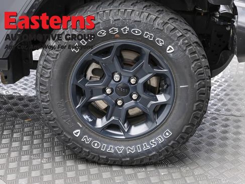 Used 2023 Jeep Wrangler Unlimited w/ Convenience Group AWD/4WD image 32