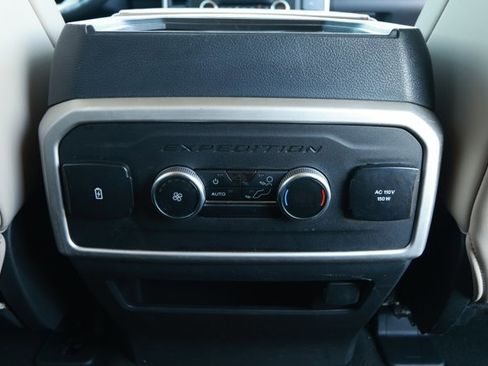 Used 2024 Ford Expedition Max XLT image 31