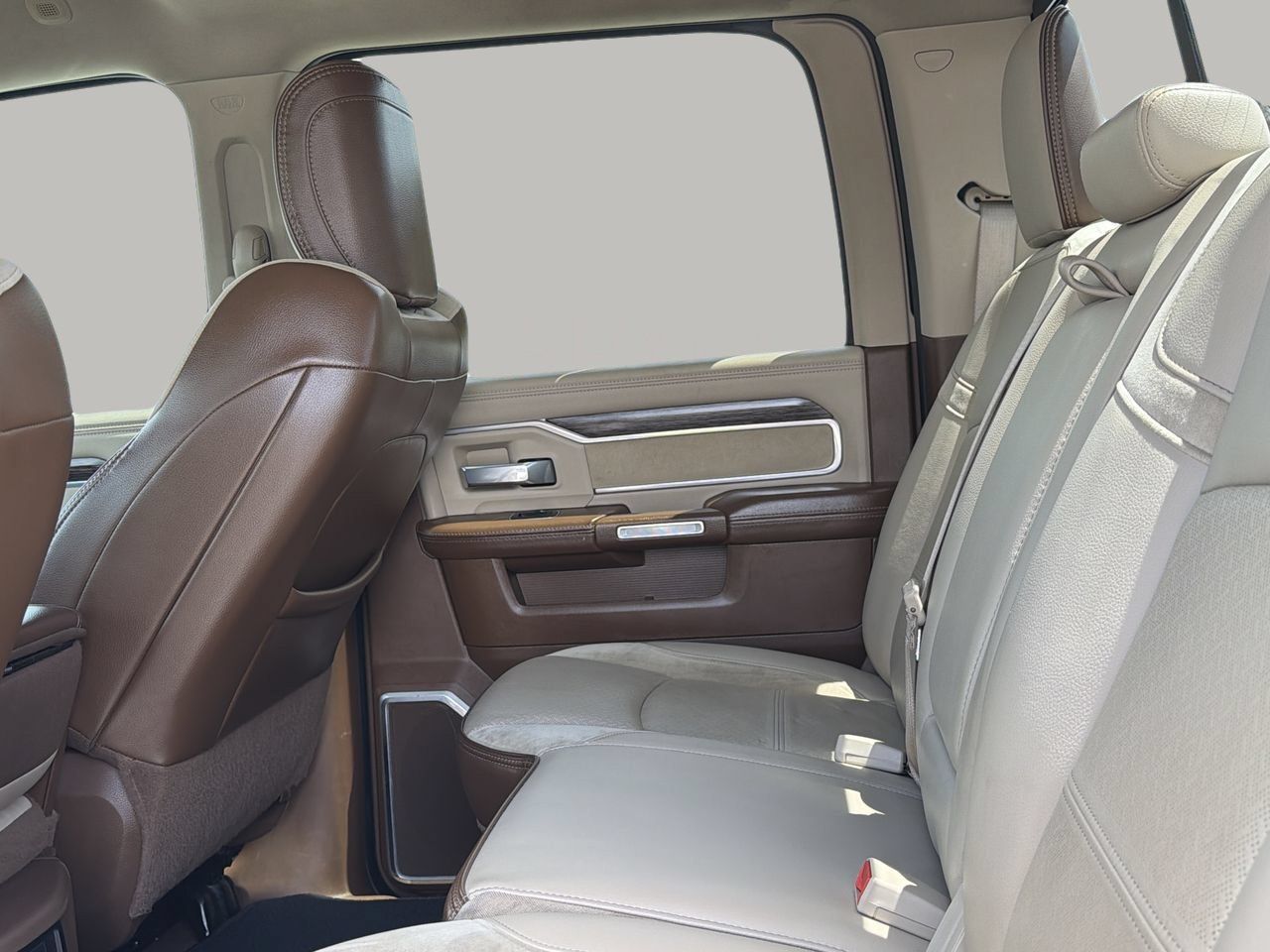 Used 2019 RAM 2500 Laramie RWD image 16