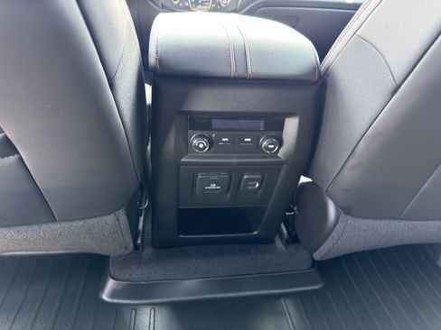 Used 2023 Chevrolet Traverse RS AWD/4WD image 24