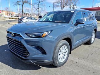 Used 2026 Toyota Grand Highlander AWD video 3