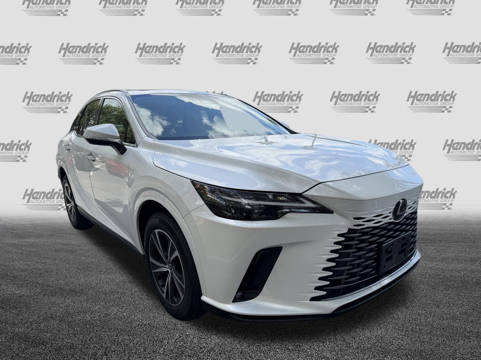 Used 2023 Lexus RX 350h w/ Accessory Package (2T) AWD/4WD image 2
