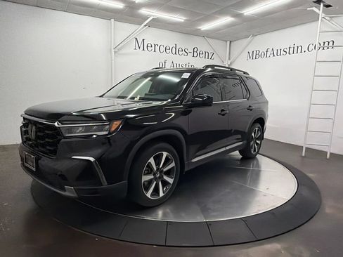 Used 2023 Honda Pilot Elite image 3