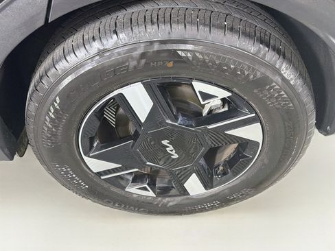 Used 2026 Kia Sportage LX FWD image 11