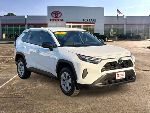 Used 2024 Toyota RAV4 LE AWD/4WD image 7