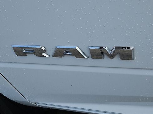 Used 2026 RAM 2500 Laramie AWD/4WD image 16