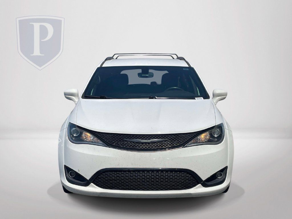 Used 2020 Chrysler Pacifica Touring-L Plus w/ S Appearance Package FWD image 2