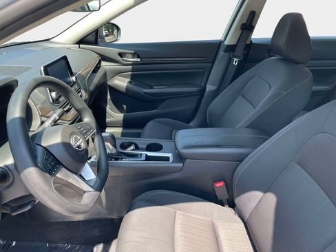 Used 2025 Nissan Altima 2.5 SV FWD image 22