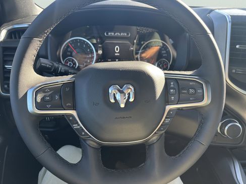 Used 2025 RAM 1500 Big Horn AWD/4WD image 20