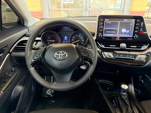 Used 2021 Toyota C-HR LE image 29
