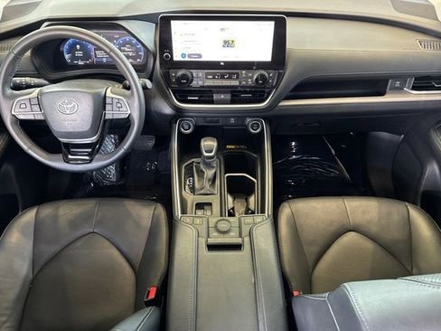 Certified 2024 Toyota Grand Highlander Limited image 17
