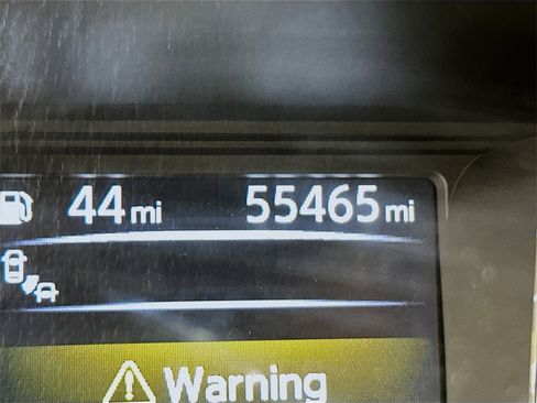 Used 2018 Nissan Titan SV w/ SV Convenience Package image 13