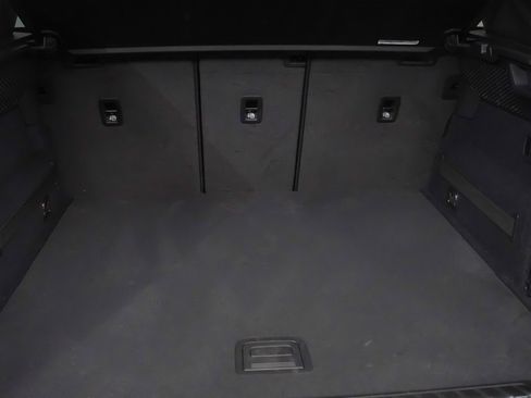 Certified 2025 Porsche Macan 4S Electric image 13