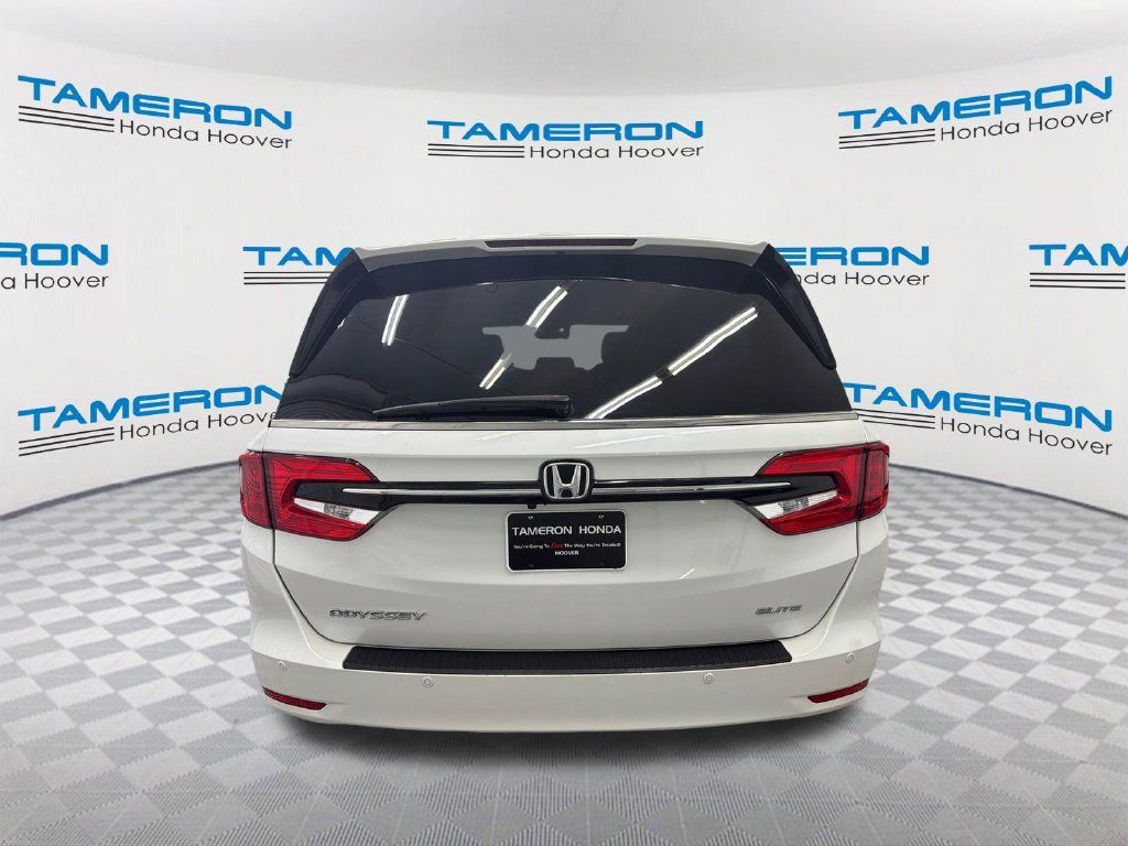 Used 2022 Honda Odyssey Elite image 4